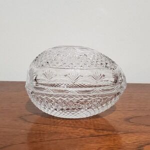 Vintage Avon 1977 Mothers Day Fostoria Lead Crystal Candy Easter Covered Dish